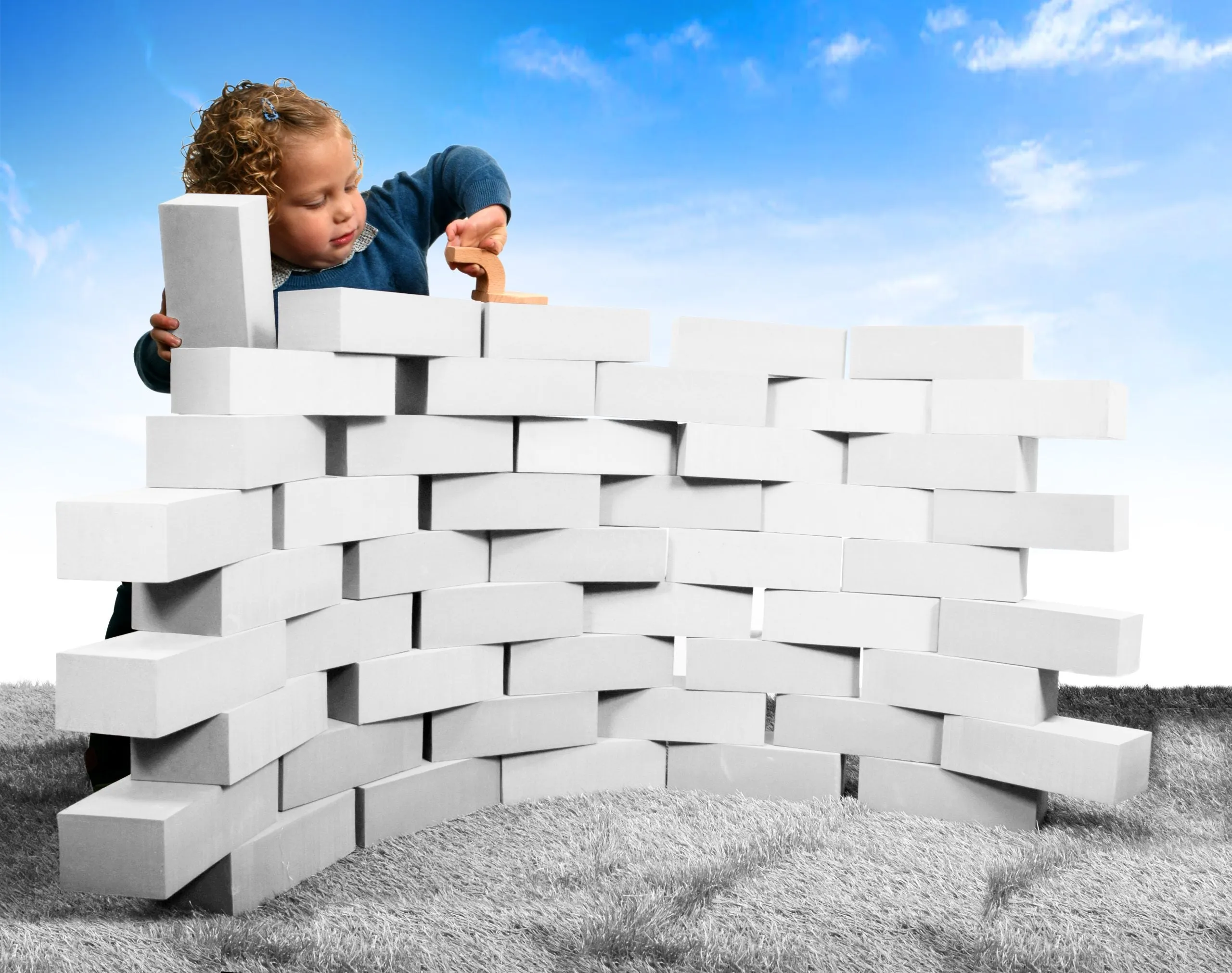25 White Foam Bricks – Build, Create, and Play!