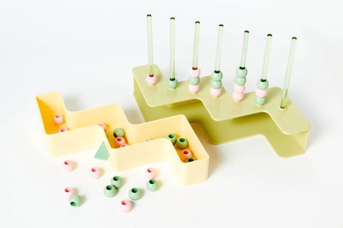 Zig-zag 4-in-a Row Game