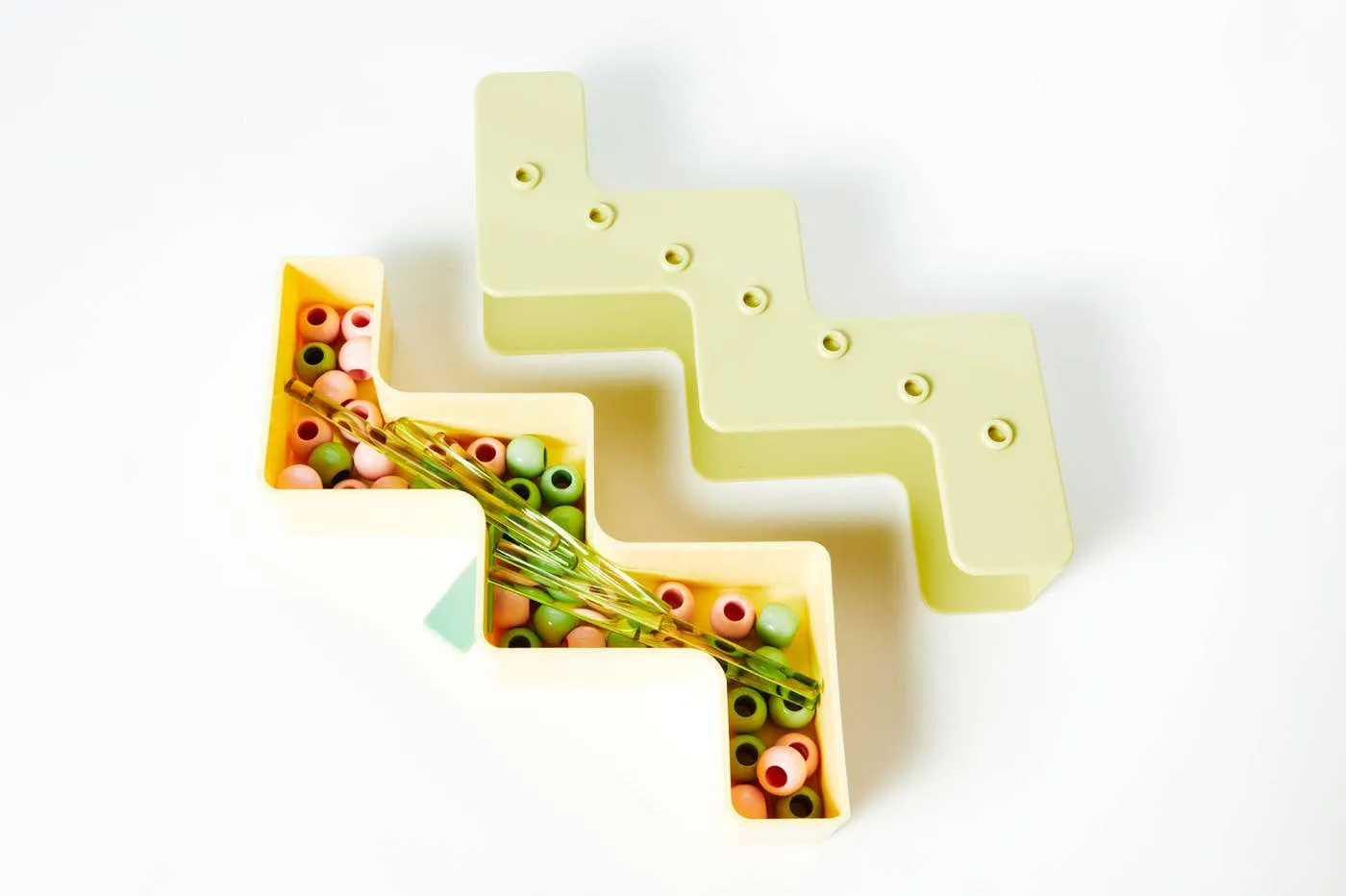 Zig-zag 4-in-a Row Game